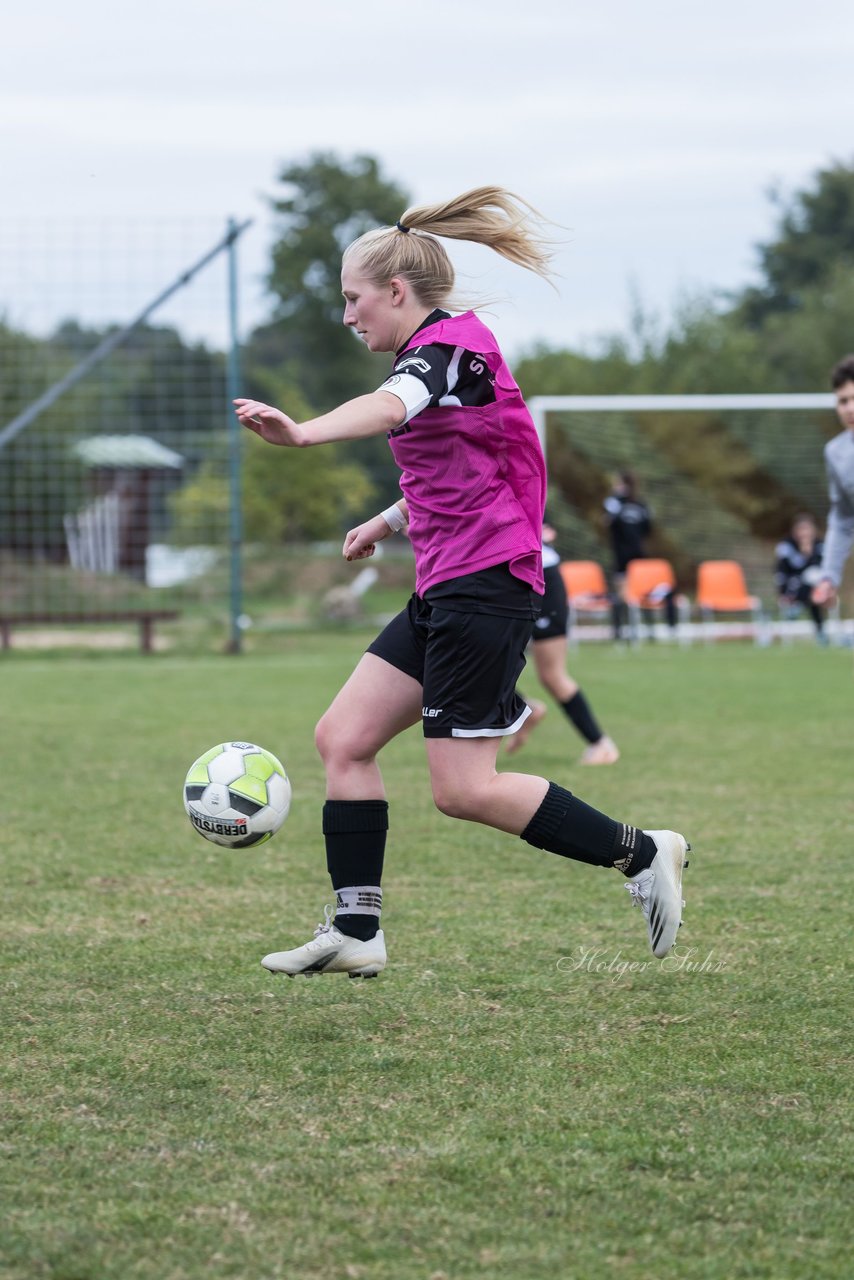 Bild 143 - Frauen Grossenasper SV - SV Steinhorst/Labenz : Ergebnis: 1:3